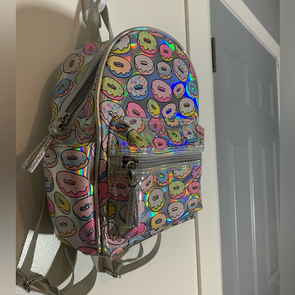 🖤Small reflective backpack🖤 - Picture 2 of 7